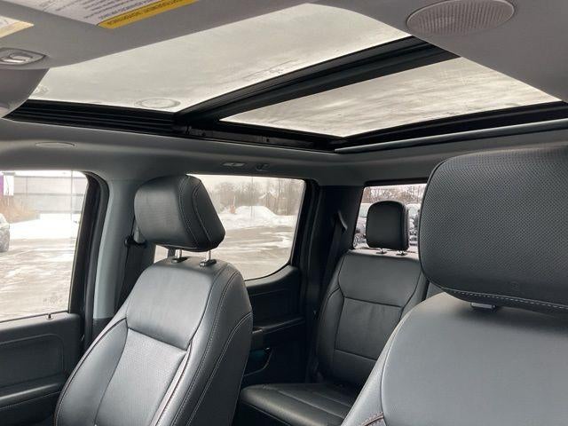 2022 Ford F-150 LARIAT 4WD SuperCrew 5.5' Box