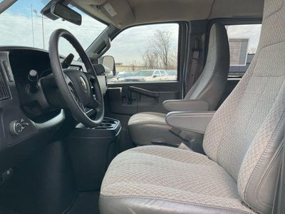 2025 Chevrolet Express Passenger 3500 Extended Wheelbase Rear-Wheel Drive 1LT