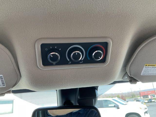 2025 Chevrolet Express Passenger 3500 Extended Wheelbase Rear-Wheel Drive 1LT