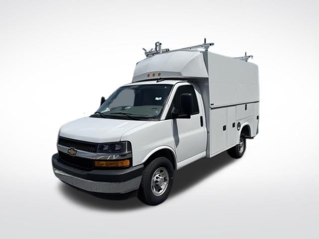 2024 Chevrolet Express Cutaway 3500 Base