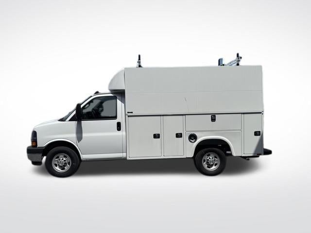 2024 Chevrolet Express Cutaway 3500 Base
