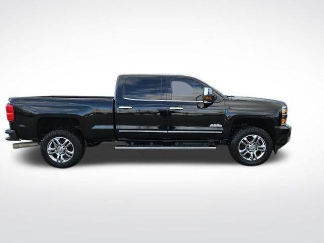2016 Chevrolet Silverado 2500 HD Crew Cab Standard Box 4-Wheel Drive High Country