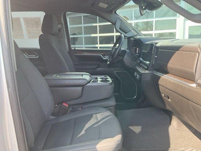 2022 Chevrolet Silverado 1500 Crew Cab Short Box 4-Wheel Drive LT 2FL