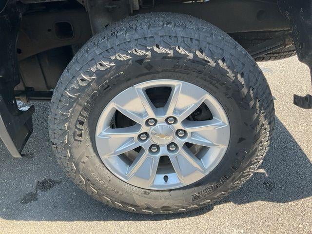 2022 Chevrolet Silverado 1500 Double Cab Standard Box 4-Wheel Drive LT 1LT