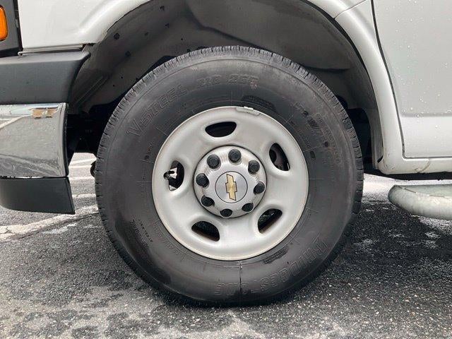 2025 Chevrolet Express Cargo 2500 Regular Wheelbase Rear-Wheel Drive