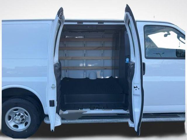 2024 Chevrolet Express Cargo 2500 2500 Regular Wheelbase Rear-Wheel Drive