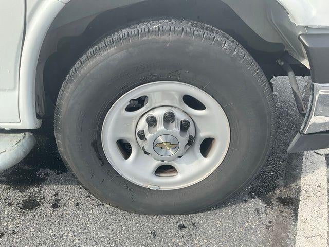 2025 Chevrolet Express Cargo 2500 Regular Wheelbase Rear-Wheel Drive