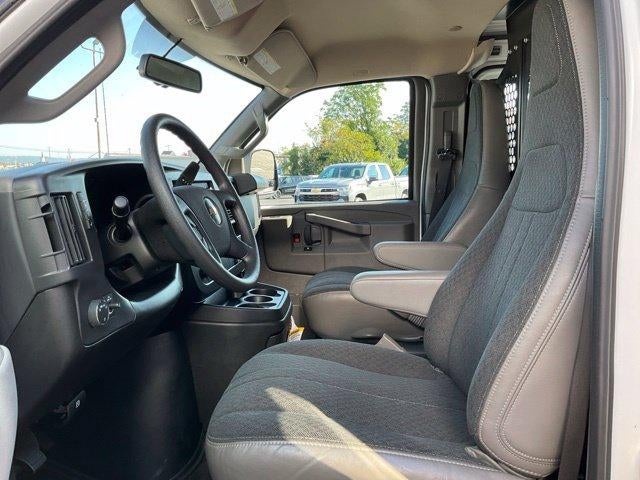 2025 Chevrolet Express Cargo 2500 Regular Wheelbase Rear-Wheel Drive