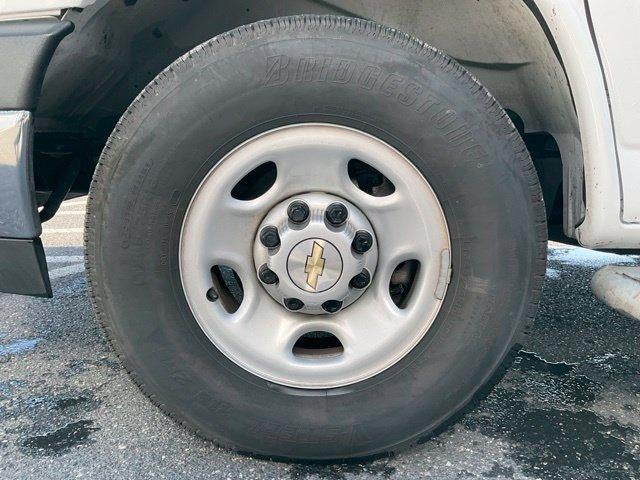 2025 Chevrolet Express Cargo 2500 Regular Wheelbase Rear-Wheel Drive