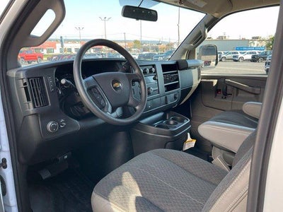 2025 Chevrolet Express Cargo 2500 Regular Wheelbase Rear-Wheel Drive