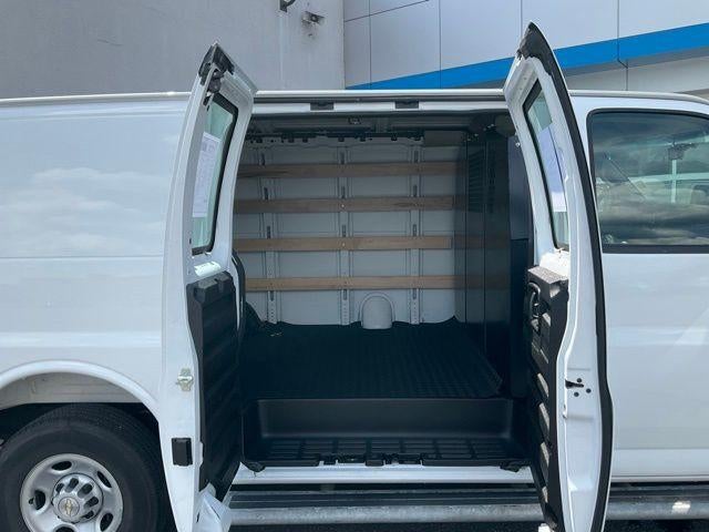 2025 Chevrolet Express Cargo 2500 Regular Wheelbase Rear-Wheel Drive