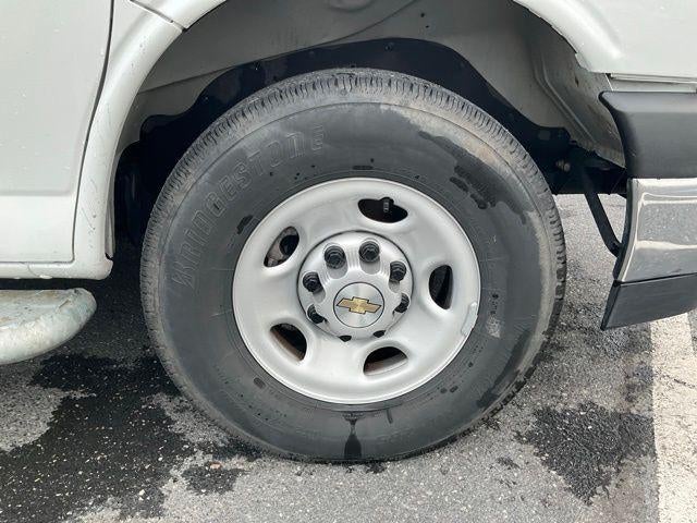 2025 Chevrolet Express Cargo 2500 Regular Wheelbase Rear-Wheel Drive