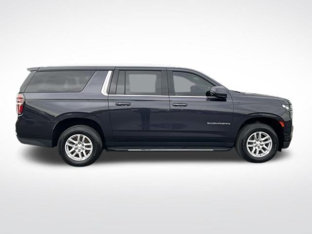 2022 Chevrolet Suburban 4WD LT