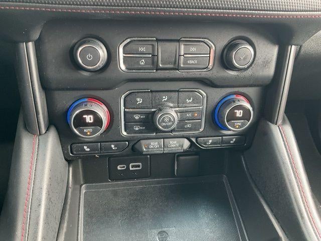 2022 Chevrolet Suburban 4WD RST