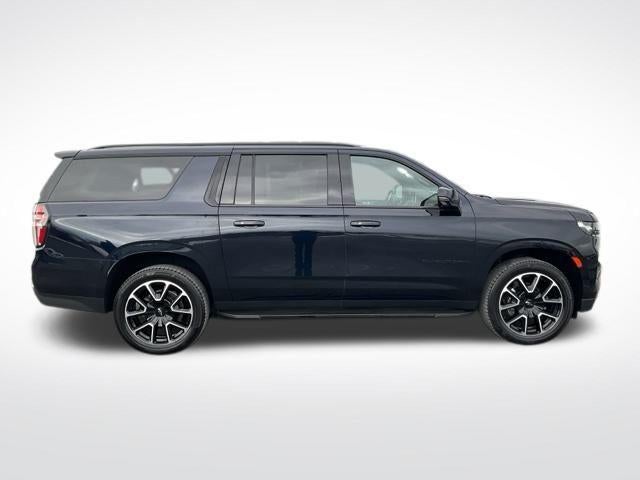 2022 Chevrolet Suburban 4WD RST
