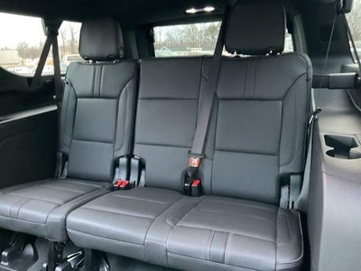 2024 Chevrolet Suburban 4WD RST