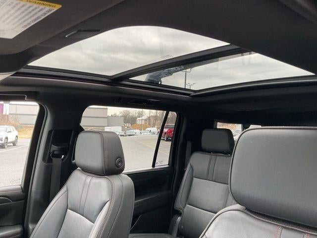 2022 Chevrolet Suburban 4WD RST