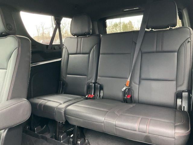 2022 Chevrolet Suburban 4WD RST