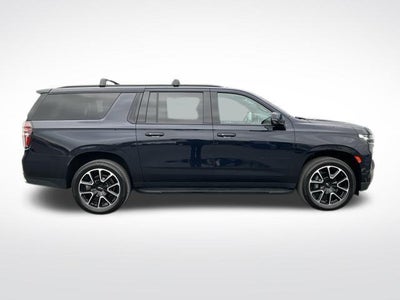 2022 Chevrolet Suburban 4WD RST