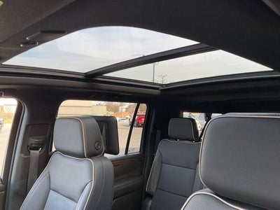 2024 Chevrolet Suburban 4WD Premier