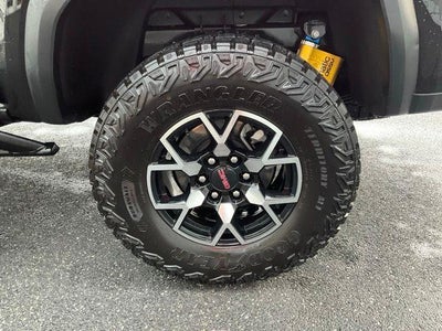 2024 GMC Canyon Crew Cab Short Box 4-Wheel Drive AT4X