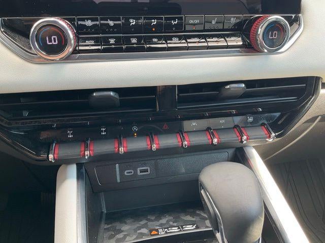 2024 GMC Canyon Crew Cab Short Box 4-Wheel Drive AT4X