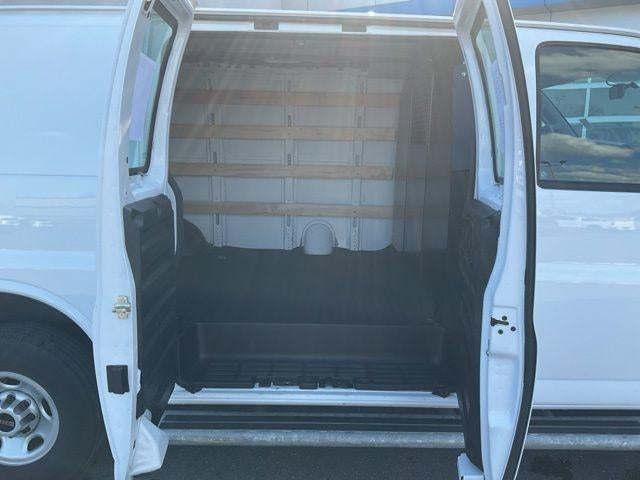 2024 GMC Savana Cargo 2500 2500 Regular Wheelbase Rear-Wheel Drive
