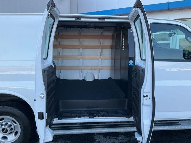 2024 GMC Savana Cargo 2500 2500 Regular Wheelbase Rear-Wheel Drive