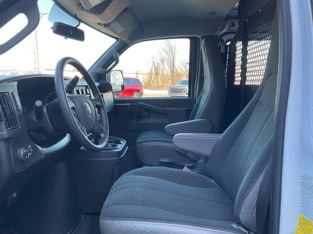 2024 GMC Savana Cargo 2500 2500 Regular Wheelbase Rear-Wheel Drive