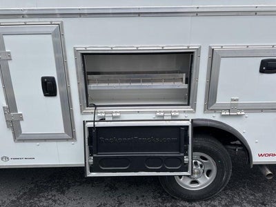 2025 Chevrolet Express Cutaway 3500 Base