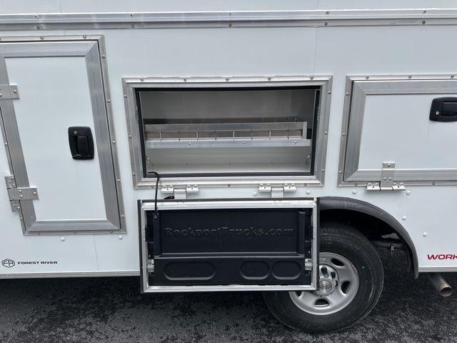 2025 Chevrolet Express Cutaway 3500 Base