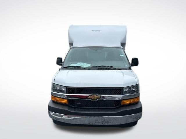 2025 Chevrolet Express Cutaway 3500 Base