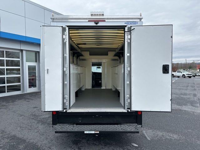 2025 Chevrolet Express Cutaway 3500 Base