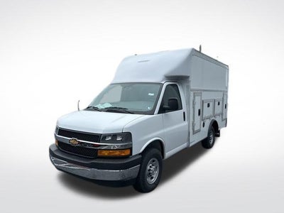 2025 Chevrolet Express Cutaway 3500 Base