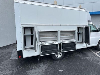 2025 Chevrolet Express Cutaway 3500 Base