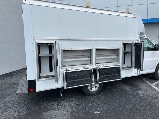 2025 Chevrolet Express Cutaway 3500 Base