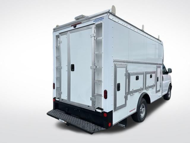 2025 Chevrolet Express Cutaway 3500 Base