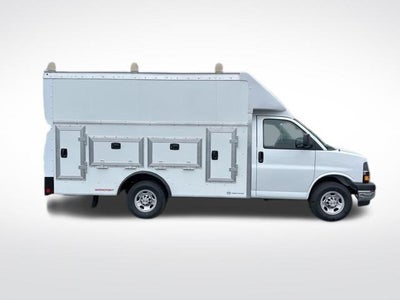 2025 Chevrolet Express Cutaway 3500 Base