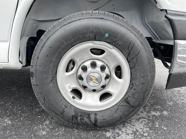 2025 Chevrolet Express Cutaway 3500 Base