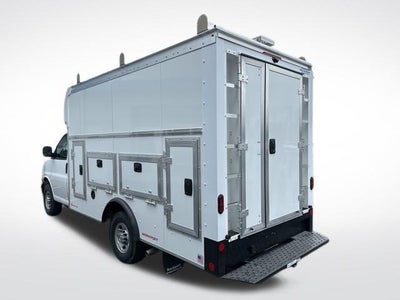 2025 Chevrolet Express Cutaway 3500 Base