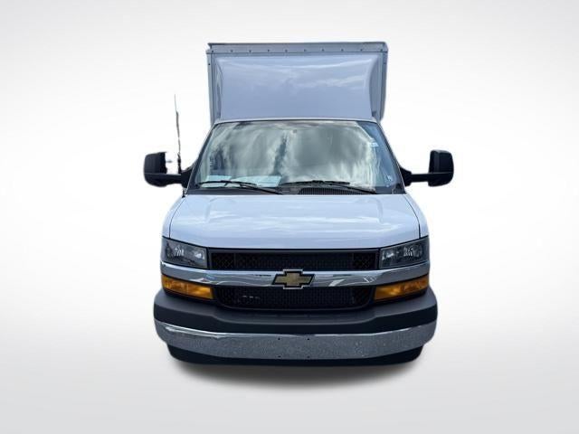 2025 Chevrolet Express Cutaway 3500 Base