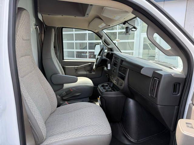 2025 Chevrolet Express Cutaway 3500 Base