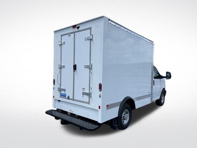 2025 Chevrolet Express Cutaway 3500 Base