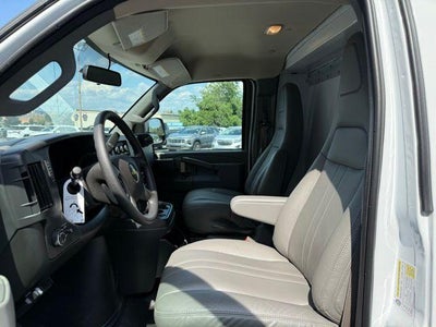 2025 Chevrolet Express Cutaway 3500 Base
