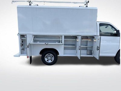 2025 Chevrolet Express Cutaway 3500 Base