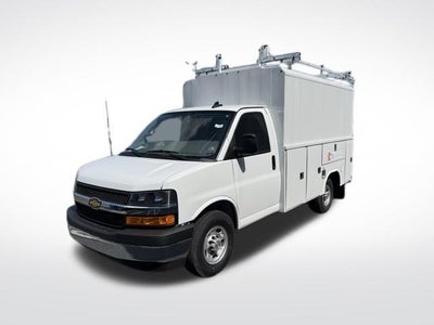 2025 Chevrolet Express Cutaway 3500 Base