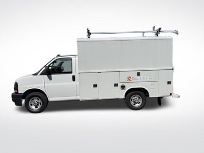 2025 Chevrolet Express Cutaway 3500 Base