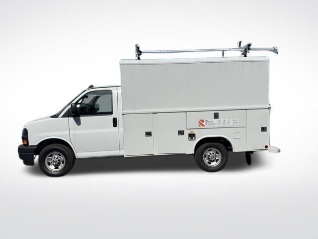 2025 Chevrolet Express Cutaway 3500 Base
