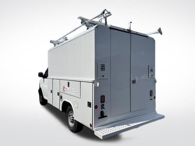 2025 Chevrolet Express Cutaway 3500 Base