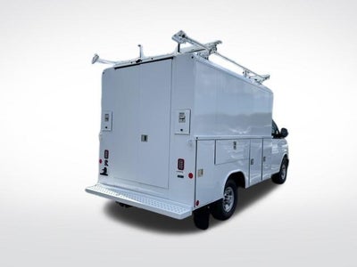 2025 Chevrolet Express Cutaway 3500 Base